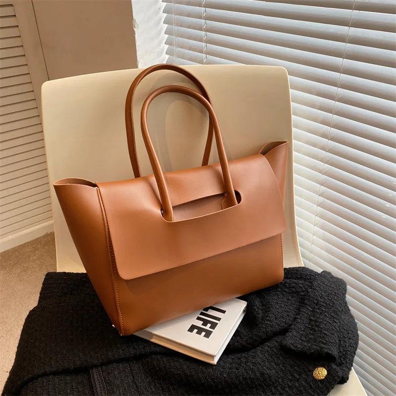 Urban Chic Tote - Martina-Mokka-The Livary