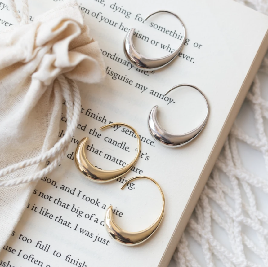Stylish Luxury Earrings - Celeste-Gold-The Livary