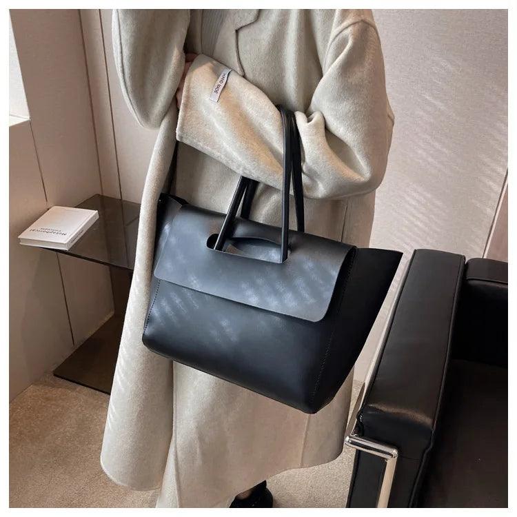 Urban Chic Tote - Martina-Brown-The Livary