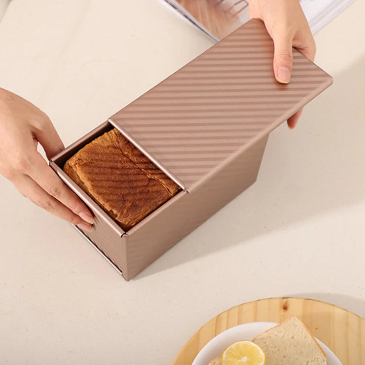 2-piece Rose Gold Non-Stick Bakeware Set with Lid - Brielle-The Livary