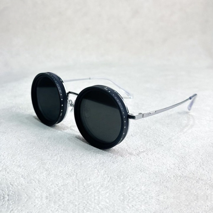Handcrafted sunglasses with adjustable lens attenuation and UV filter - OptiShade™ Pro ND9-Wide black hooks-The Livary