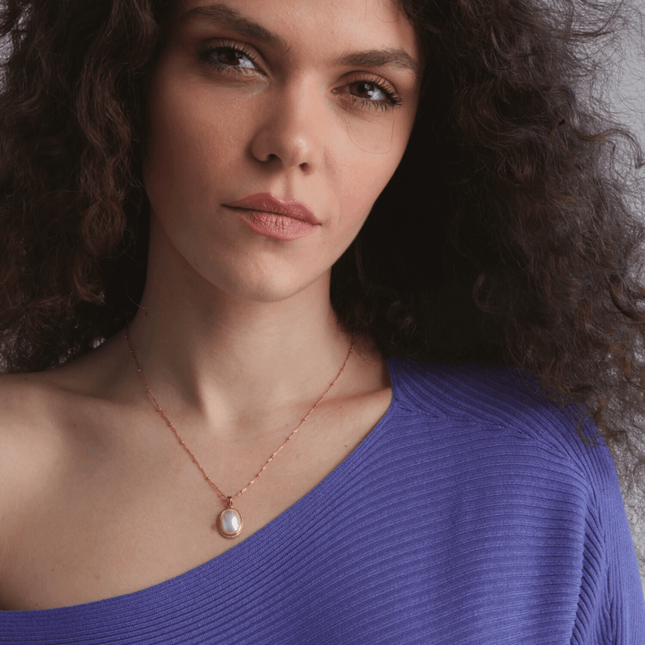 Vintage Golden Pearl Necklace - Lumina-The Livary