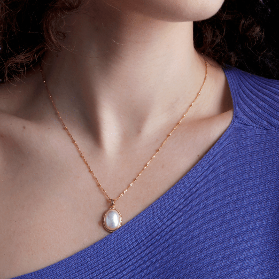 Vintage Golden Pearl Necklace - Lumina-The Livary