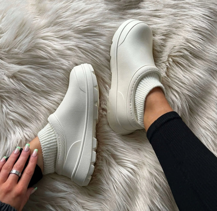 Weatherproof comfort clogs with cloud cushioning – Mireille-White-2.5-The Livary