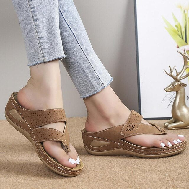 Women's sandals with adjustable strap and stripes – Breathable & Orthopedic-Brown-3-The Livary