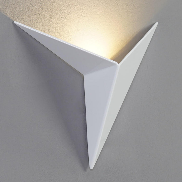 Modern Triangular Wall Lamp - TrigoLux-White-Warm Wit-The Livary