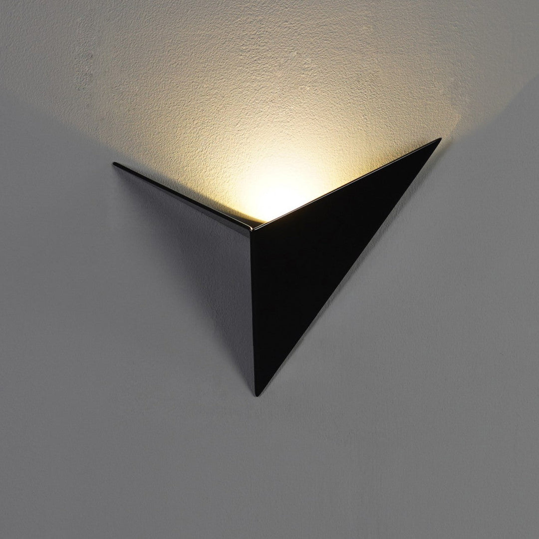 Modern Triangular Wall Lamp - TrigoLux-White-Warm Wit-The Livary