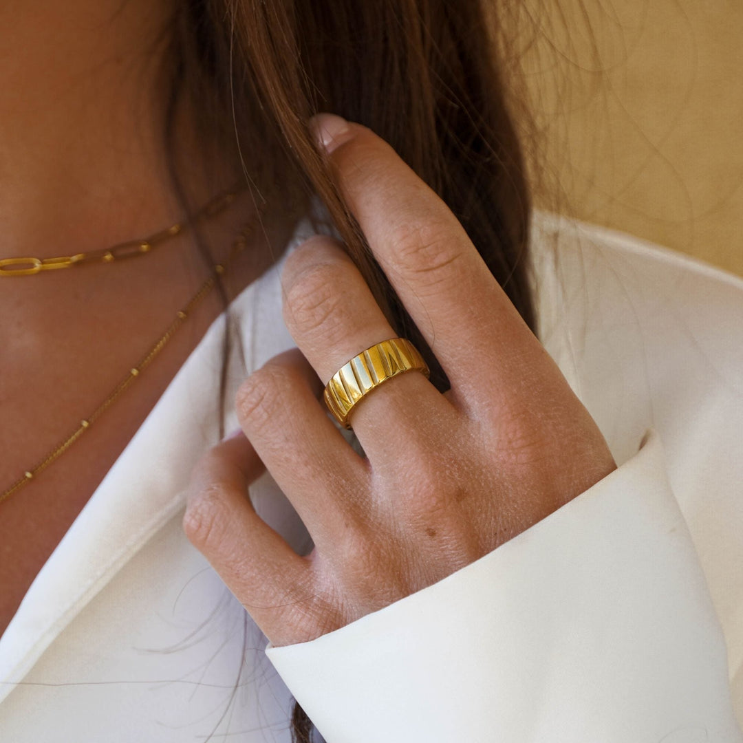 Statement Ring - Stella-6-Gold-The Livary