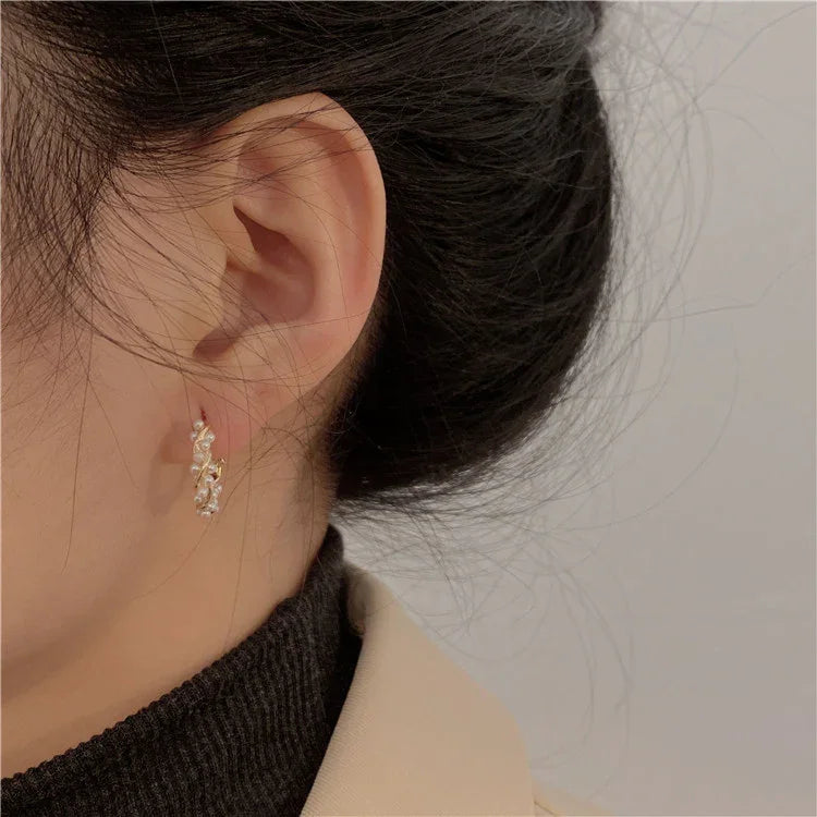 Subtle Pearl Earrings - Isla-The Livary