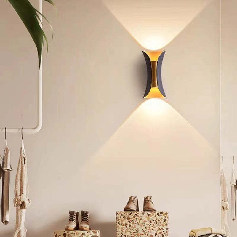 Modern LED Outdoor Wall Lamp - LumiEdge-Black and Gold-Small 6W-Universal White-The Livary