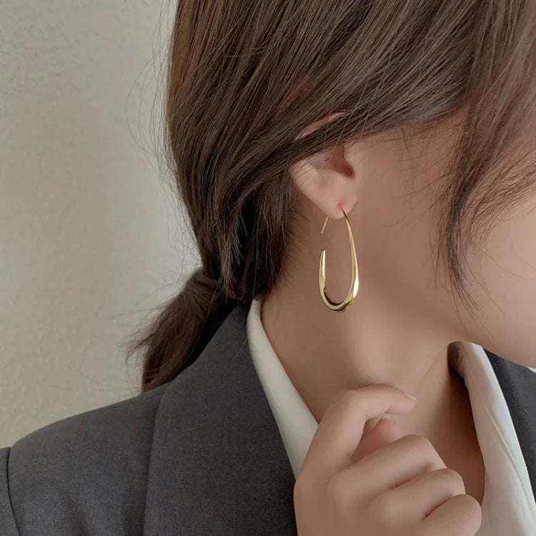 Comfortable Fluid Hoops - Liv-The Livary