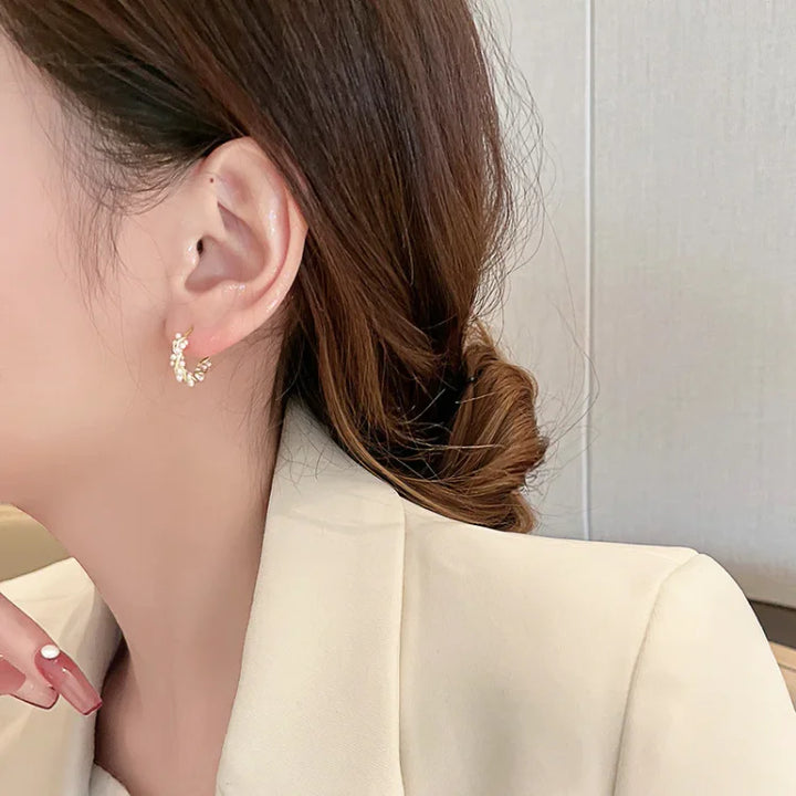 Subtle Pearl Earrings - Isla-The Livary