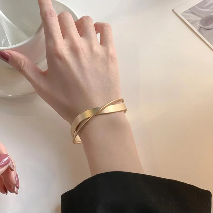 Mat Gold Infinity Bracelet - Elisa-The Livary