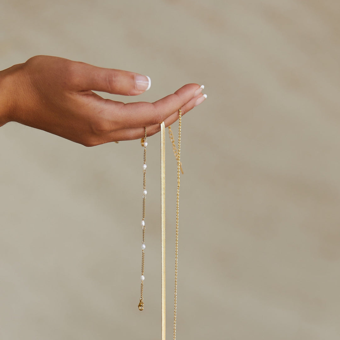 Bracelet with Freshwater Pearls - Amara-Gold-The Livary