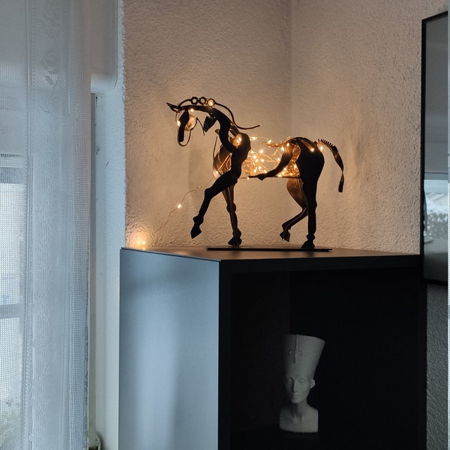 Handmade Horse Figurine – Ferro-Without lights-The Livary