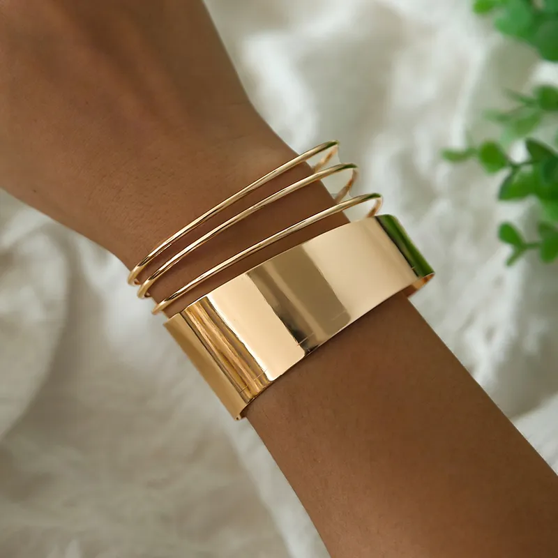 Classic Gold Vintage Bracelet - Amara-The Livary