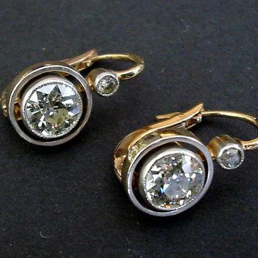 Vintage Gold Earrings with Inlaid Zirconia - Aurelia-The Livary