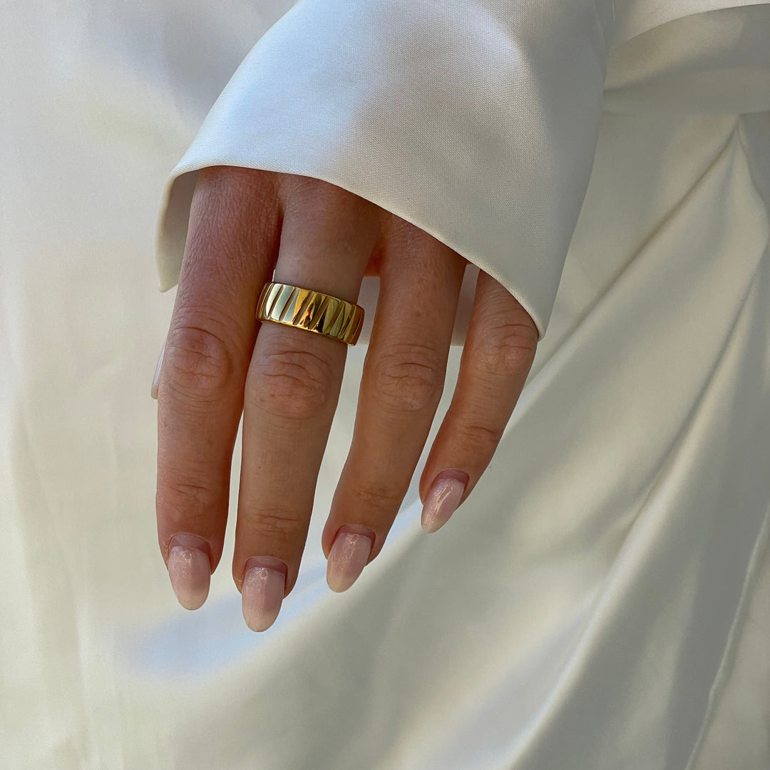Statement Ring - Stella-6-Gold-The Livary