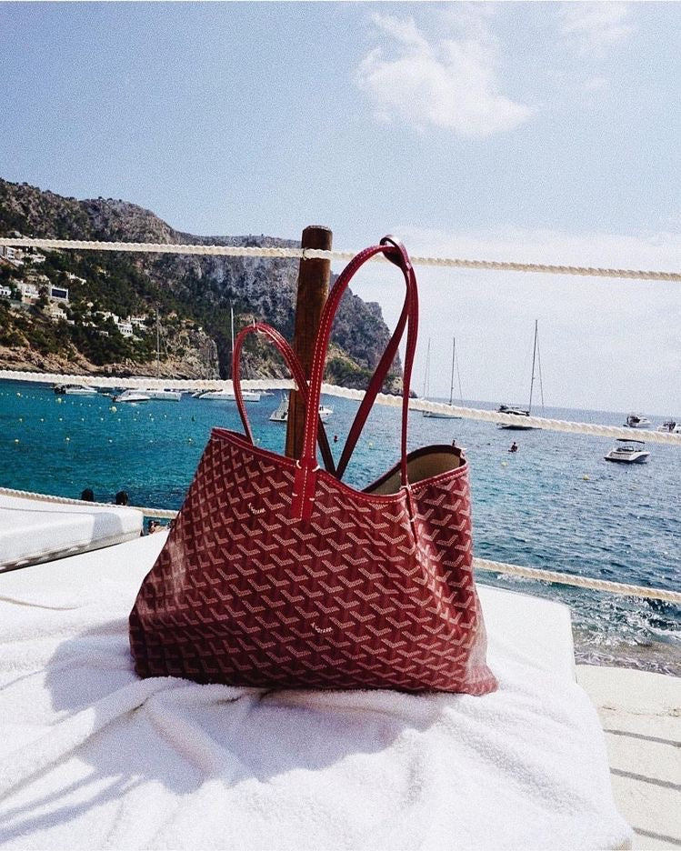 Modern and Stylish Shoulder Bag - Mila-Red-The Livary
