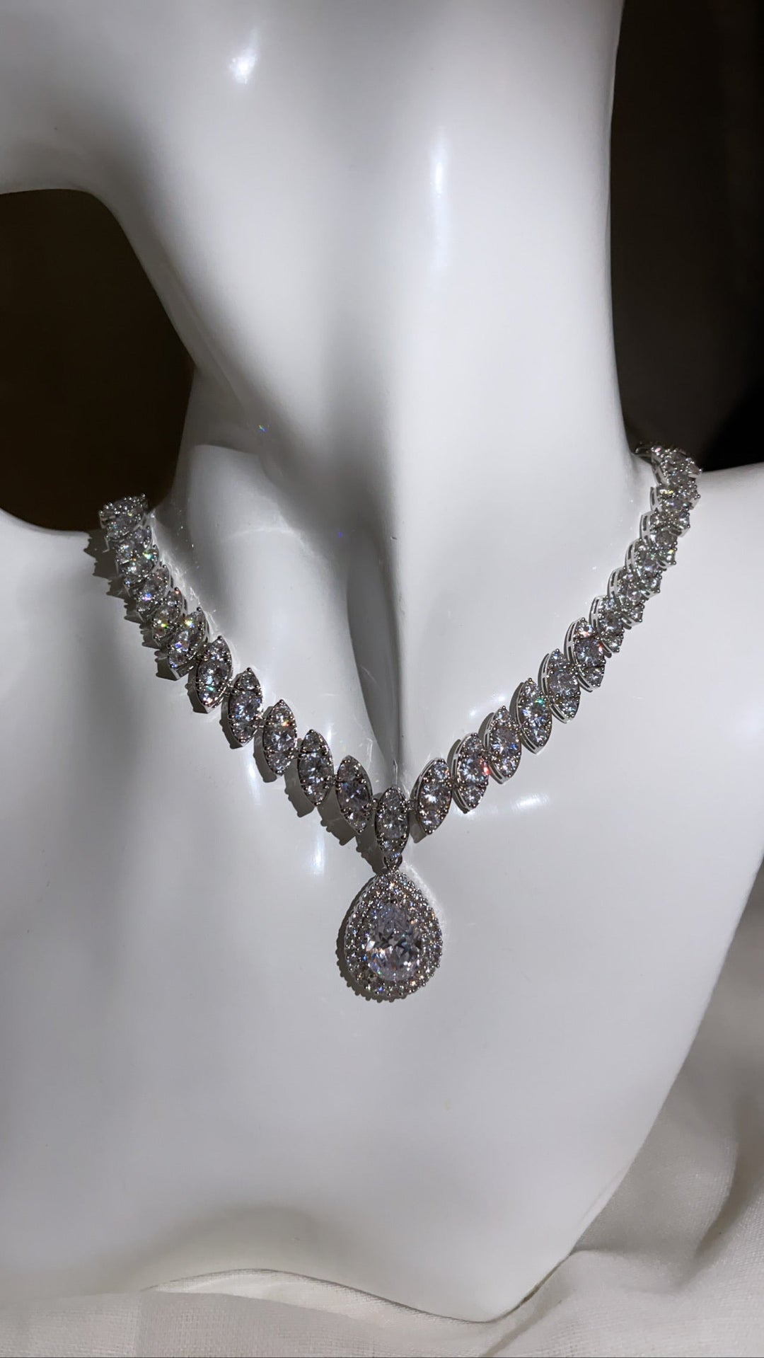 Stylish Jewellery Set - Celeste-The Livary