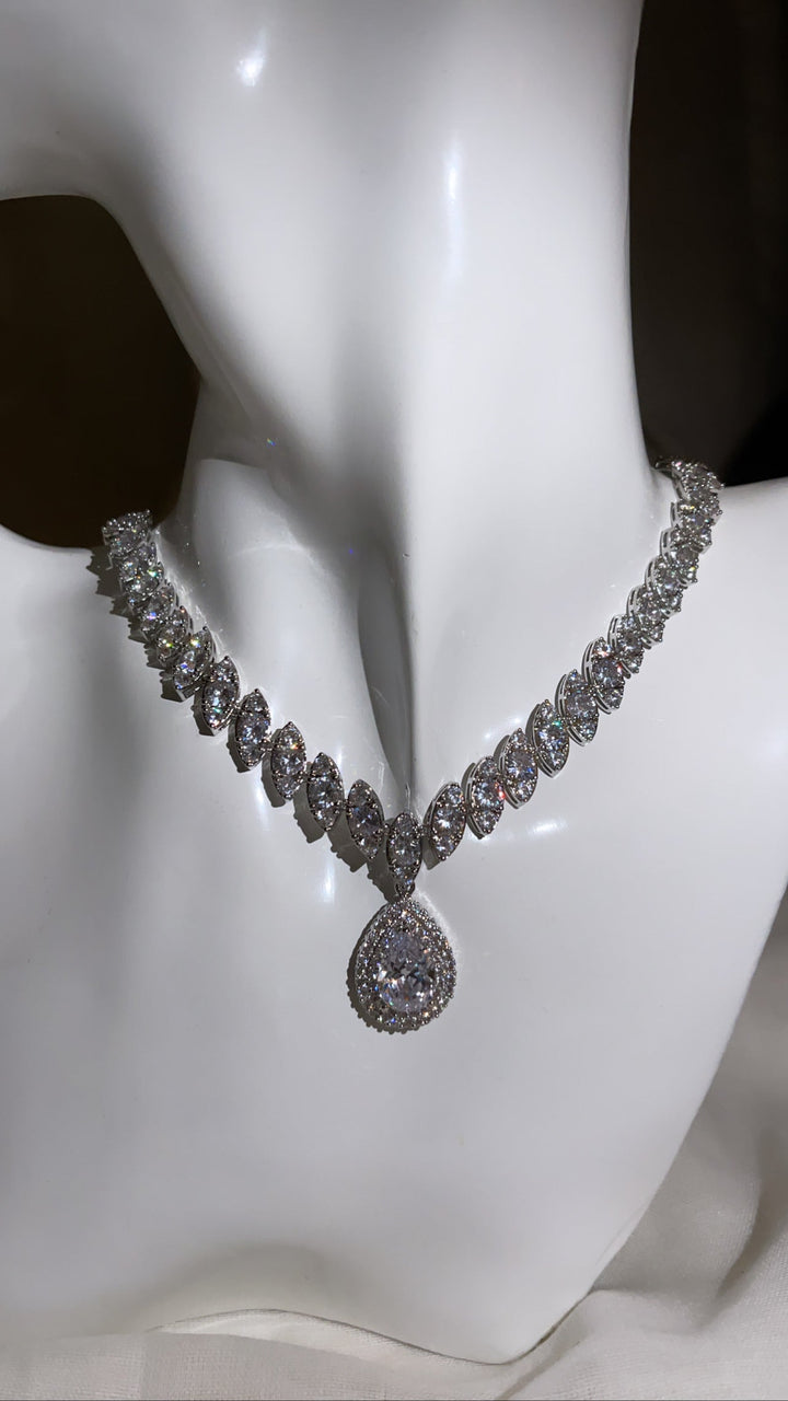 Stylish Jewellery Set - Celeste-The Livary