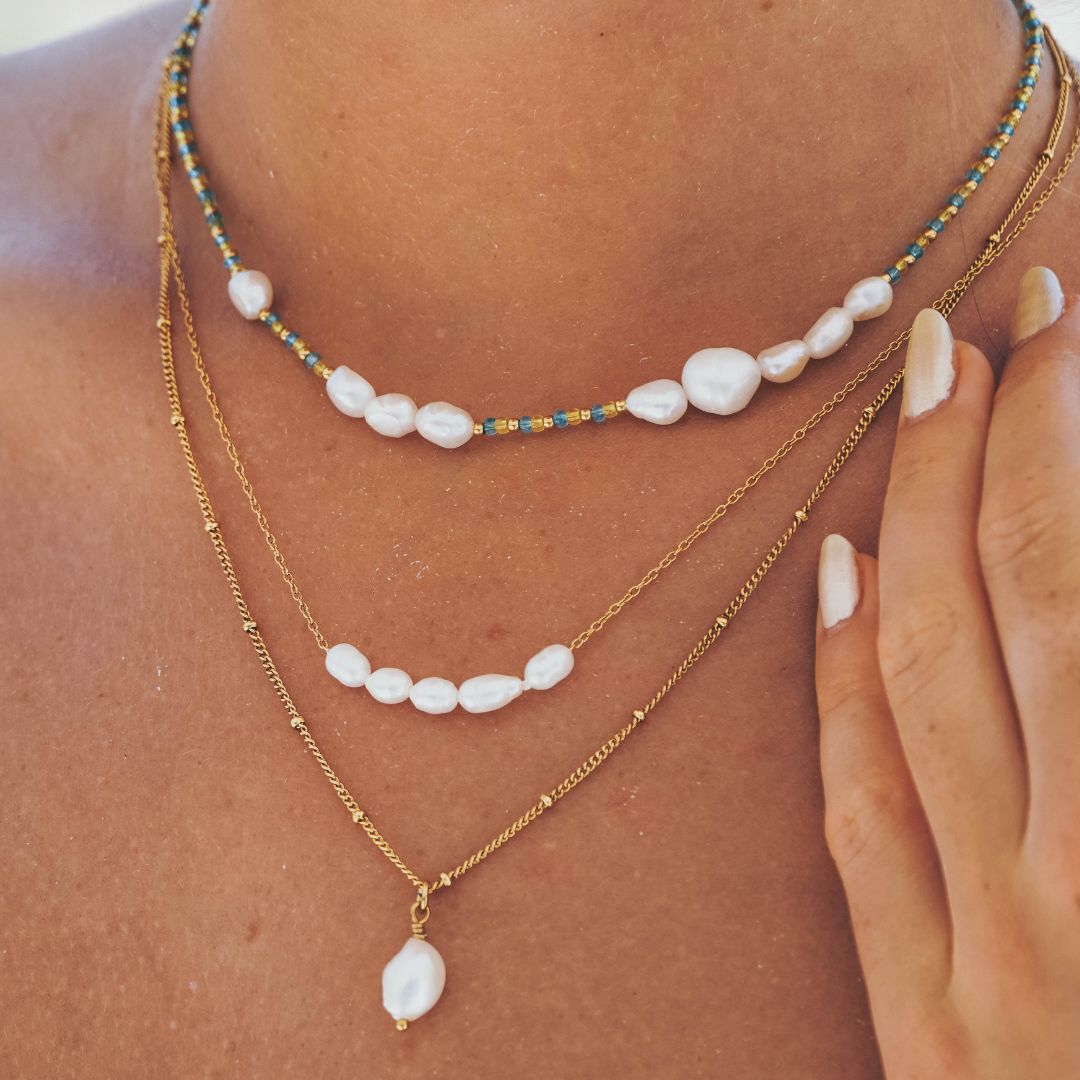 Lovely Necklace with Freshwater Pearls - Celina-The Livary