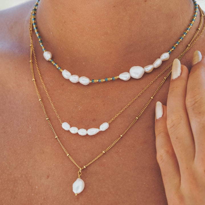 Lovely Necklace with Freshwater Pearls - Celina-The Livary