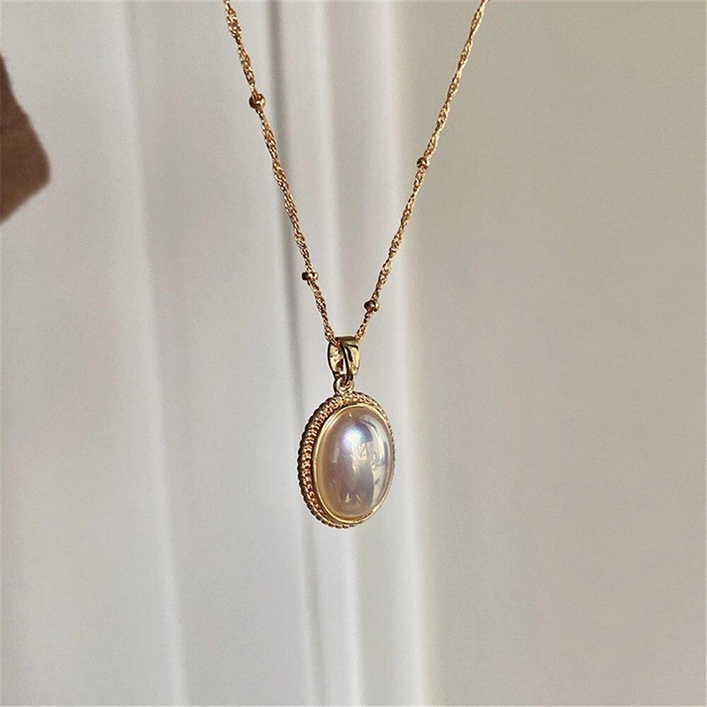 Vintage Golden Pearl Necklace - Lumina-The Livary