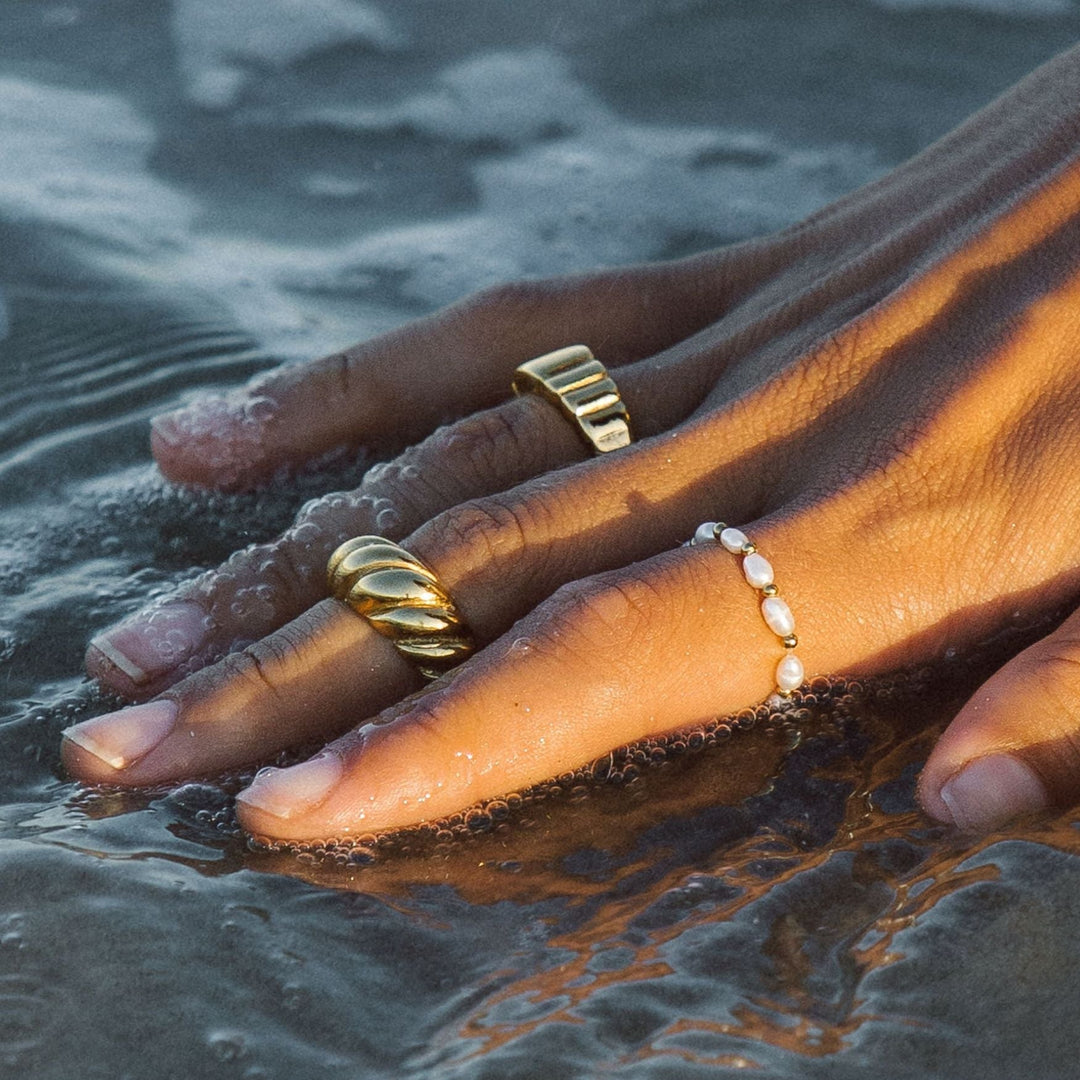 Stylish Ring for Ladies - Isle-The Livary