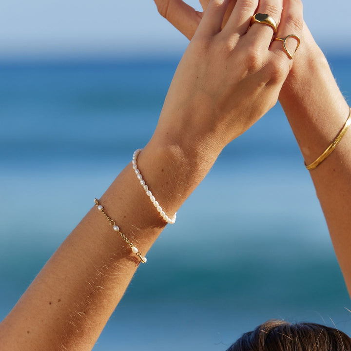 Bracelet with Freshwater Pearls - Marina-The Livary