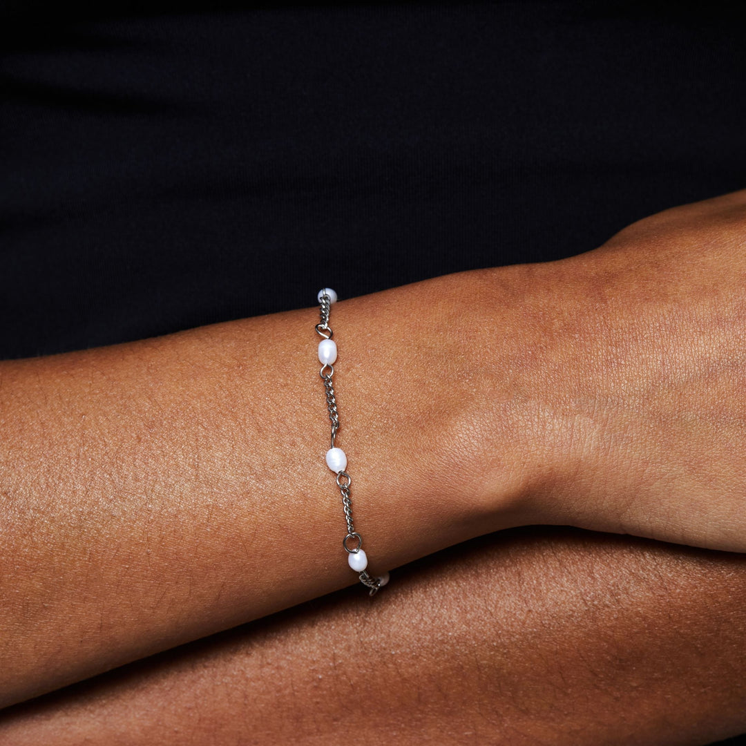 Bracelet with Freshwater Pearls - Amara-Silver-The Livary