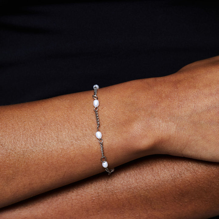 Bracelet with Freshwater Pearls - Amara-Silver-The Livary