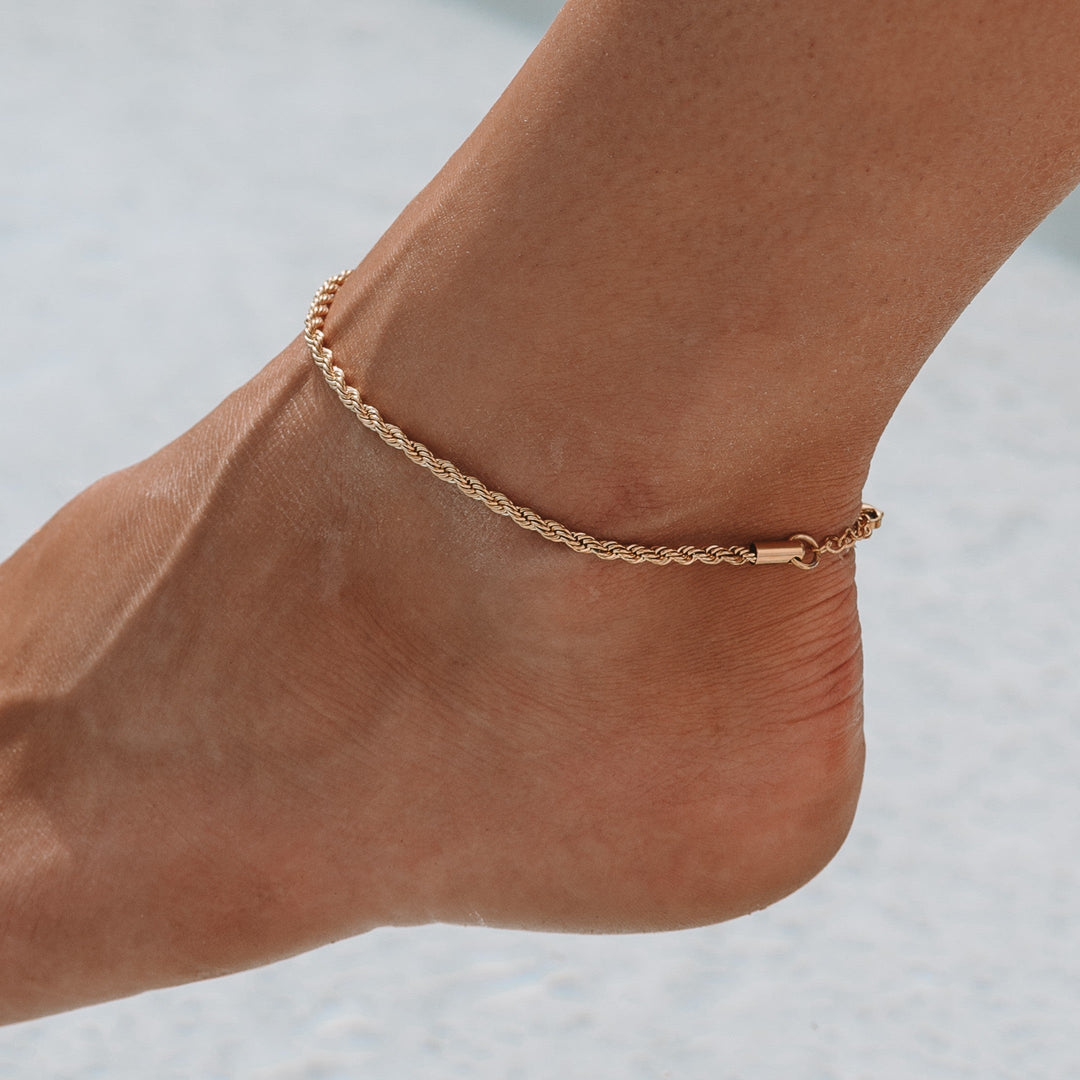 Minimalist and Stylish Anklet for Women - Lisa-Gold-The Livary