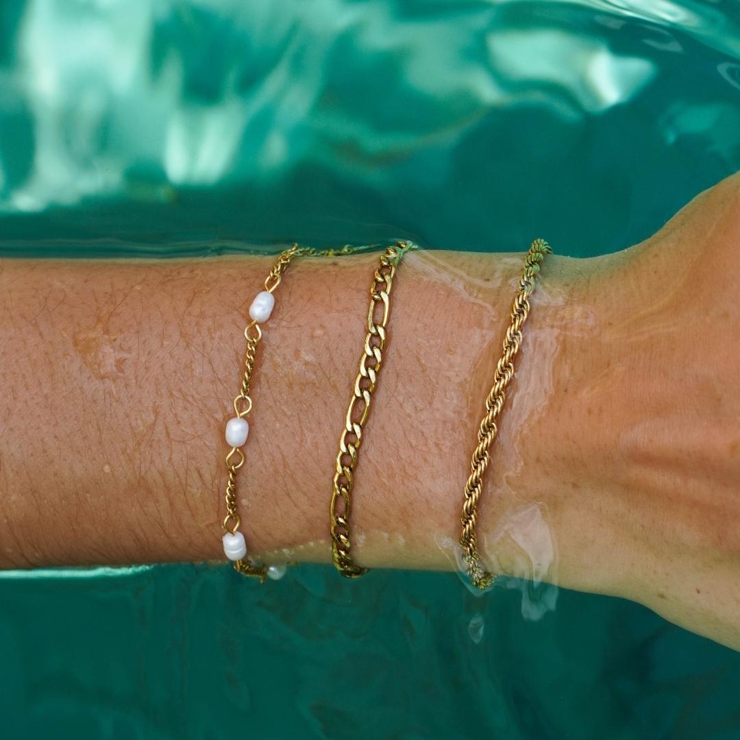 Bracelet with Freshwater Pearls - Amara-Gold-The Livary
