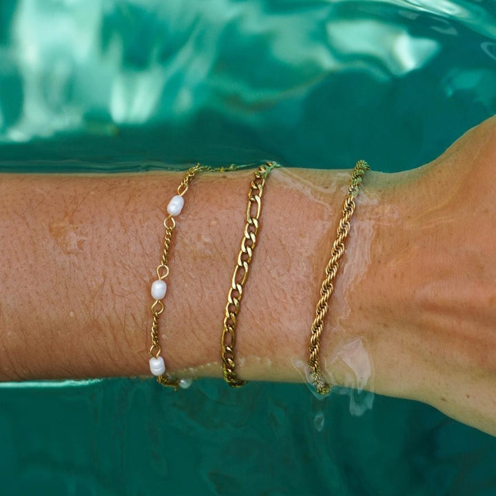 Bracelet with Freshwater Pearls - Amara-Gold-The Livary