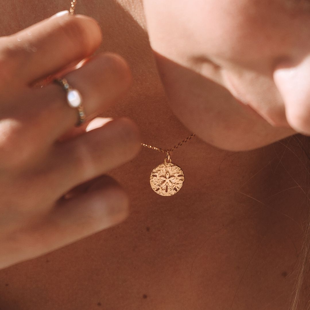 Necklace with Sand Dollar Pendant - Marisol-Silver-The Livary