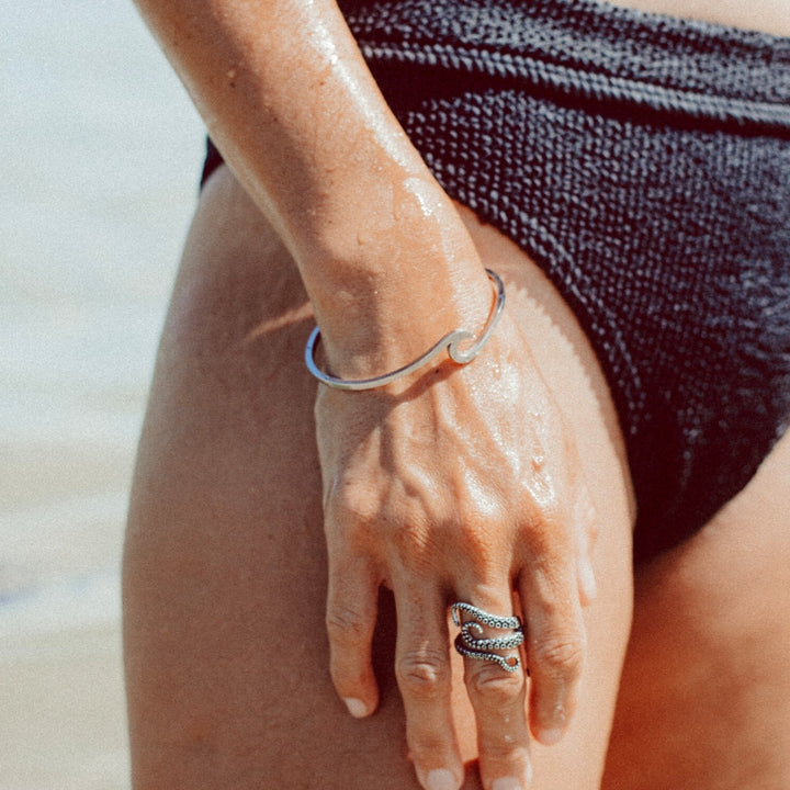 Subtle Waves Bracelet for Ladies - Mira-Silver-The Livary