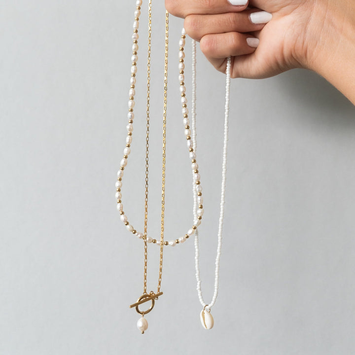 Pearl Necklace with Clasp - Lucía-The Livary