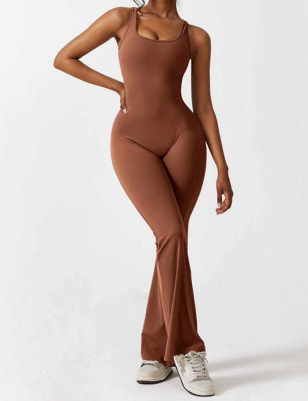 Backless jumpsuit with flared trousers – Liv-Caramel-S-The Livary